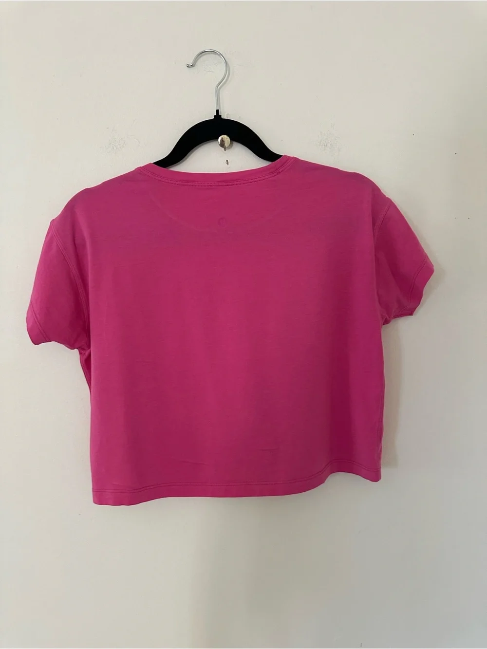 lululemon athletica Bright Pink Cropped Tee size 8